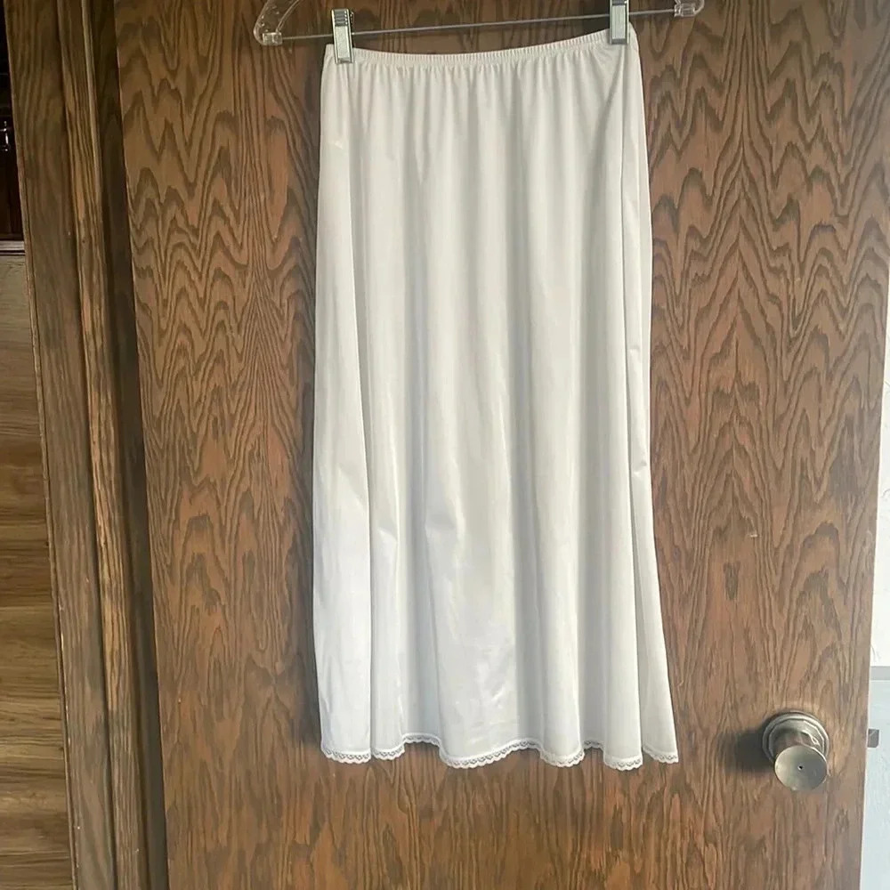 Vintage White Vanity Fair Slip‎